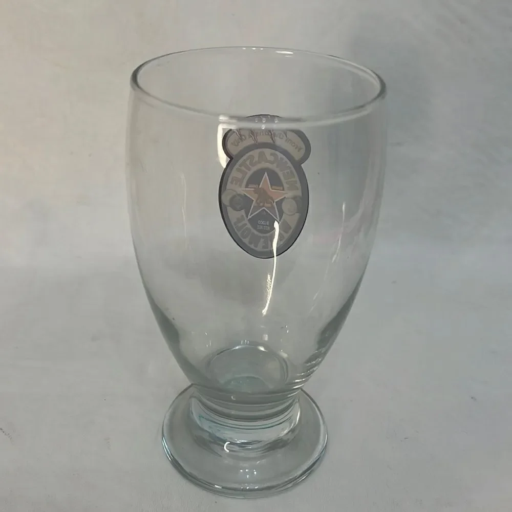 Newcastle Werewolf Beer Glass Blood Red Ale Drink Cool 14 Oz 6 In Tall 3 Round